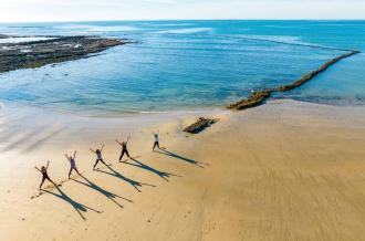 Find Your Tree - Yoga à la plage