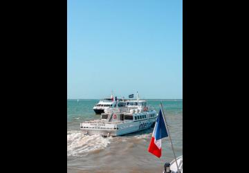 Compagnie Interîles - Au départ de l'île d'Oléron (St-Denis-d'Oléron) Juillet-Août_Saint-Denis-d'Oléron